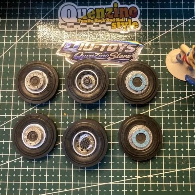 BAN KARET TRONTON QIU TOYS UNTUK MINIATUR BUS RKC ( SKALA 1:35)