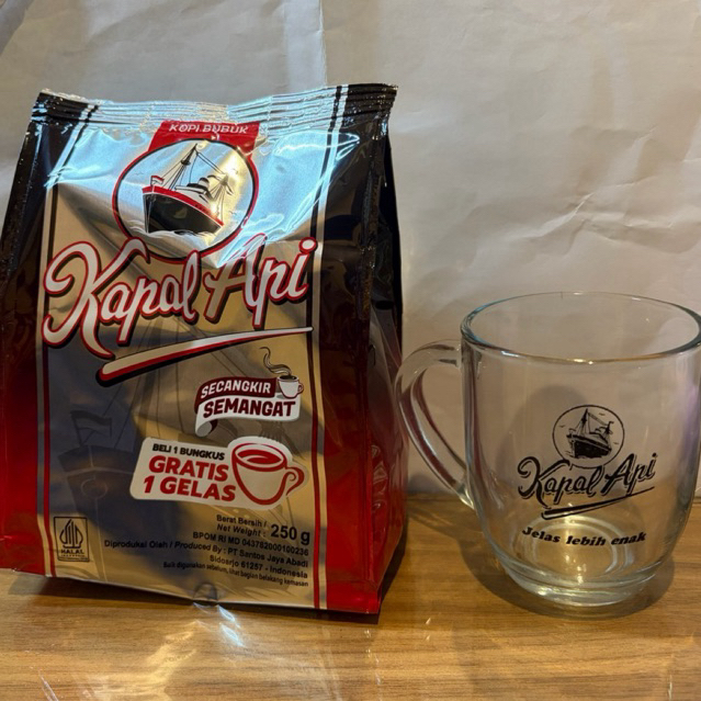 Kopi Kapal Api Silver 250 Gram Bonus Gelas