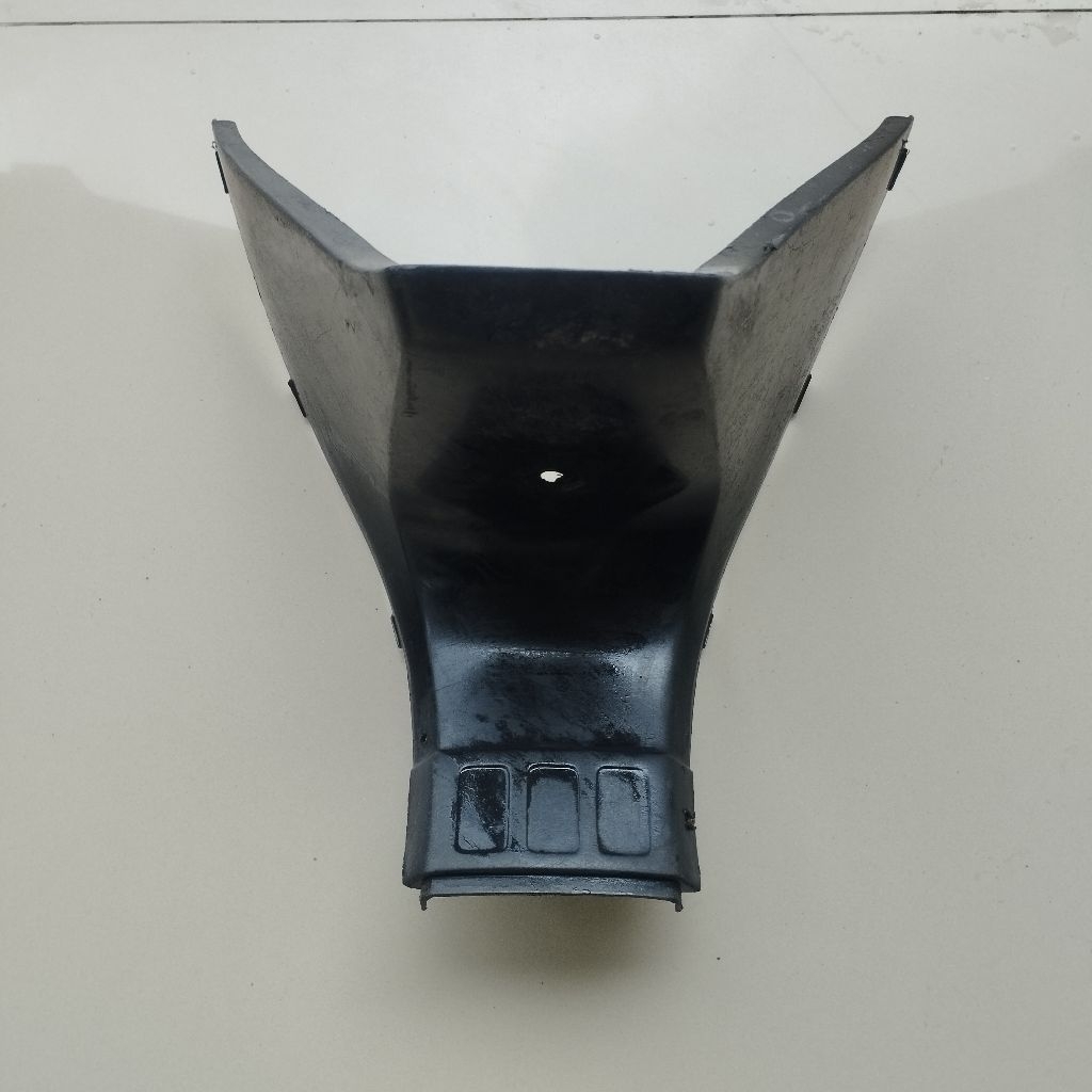 Cover tengah cover tangki tengah Suzuki crystal original
