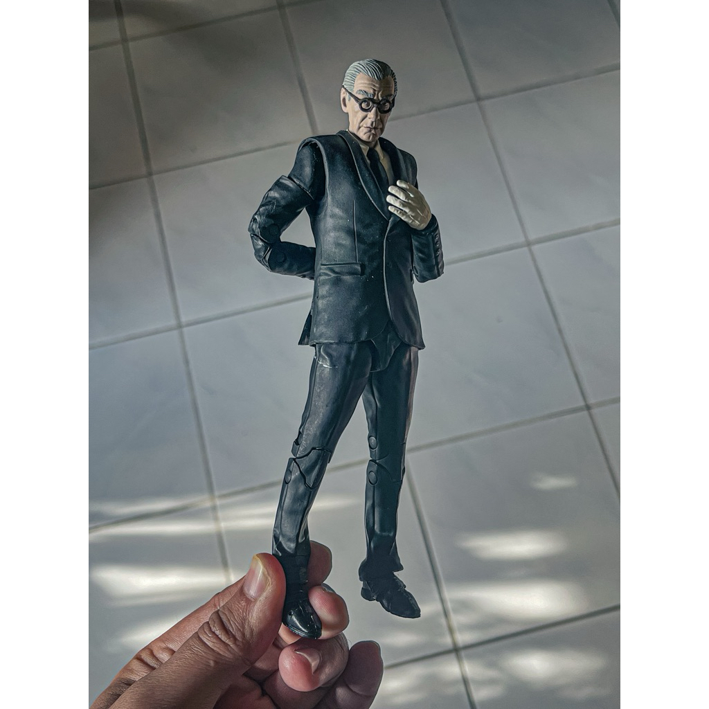 McFarlane Alfred Pennyworth - Loose Acc Lengkap