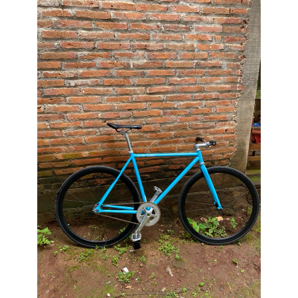 Sepeda fixie basic airwalk