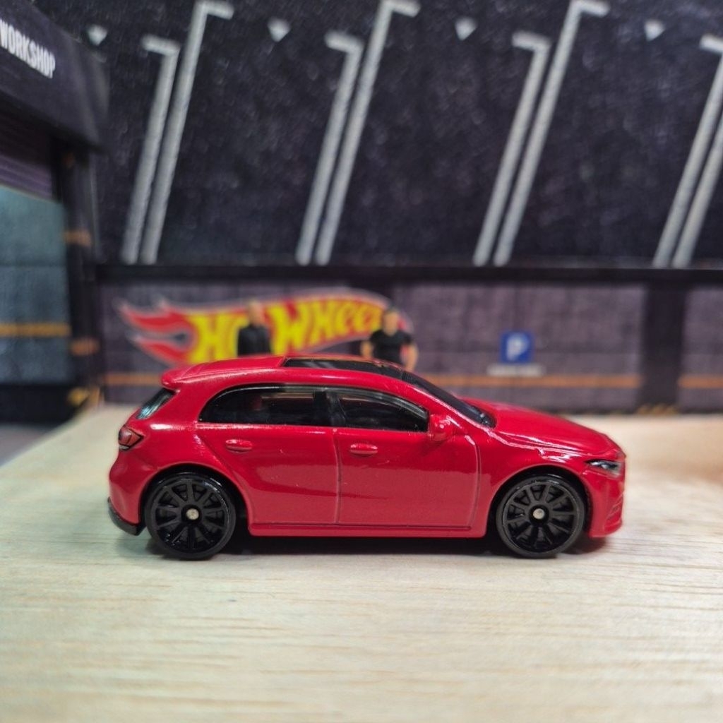 HOT WHEELS MERCEDES-BENZ A CLASS RED