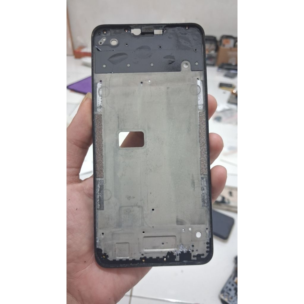 FRAM/TULANG TENGAH/TATAKAN LCD OPPO A3S CPH 1803 COPOTAN