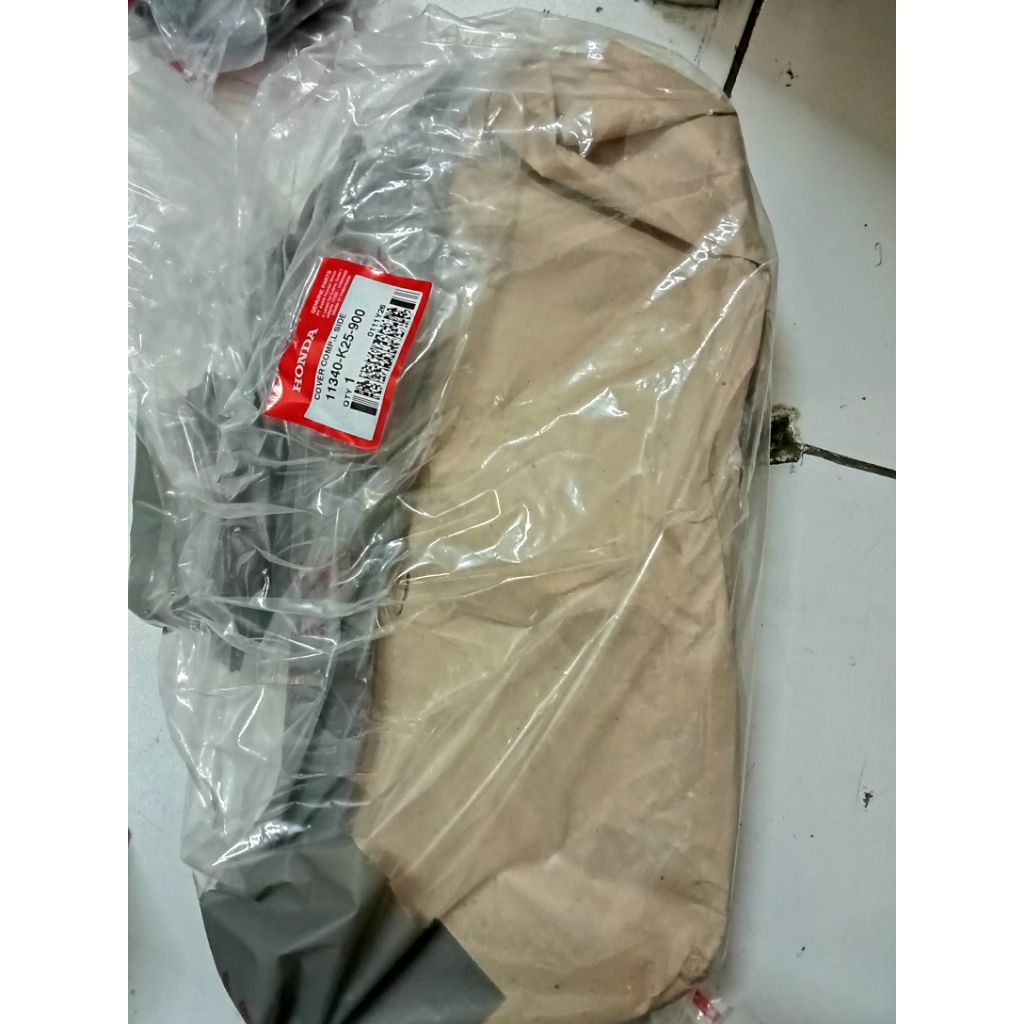 COVER CVT BAK CVT BEAT KARBU BEAT FI SPACY VARIO 110 ORI AHM 11340K25900