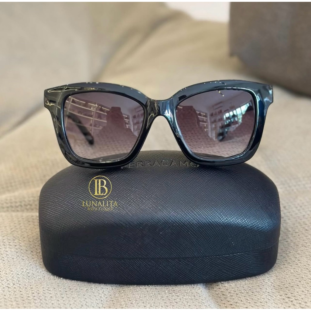 LUNALITA BOUTIQUE Ferragamo Sunglasses SF9555