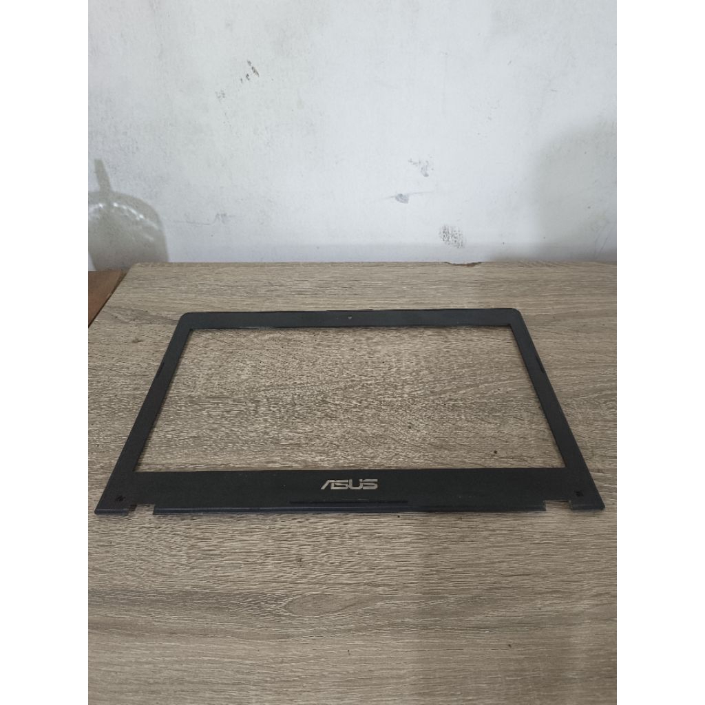 Casing Cassing Case Kesing Frame LCD laptop Asus N46 N46V N46VM N46VZ N46B N46JV