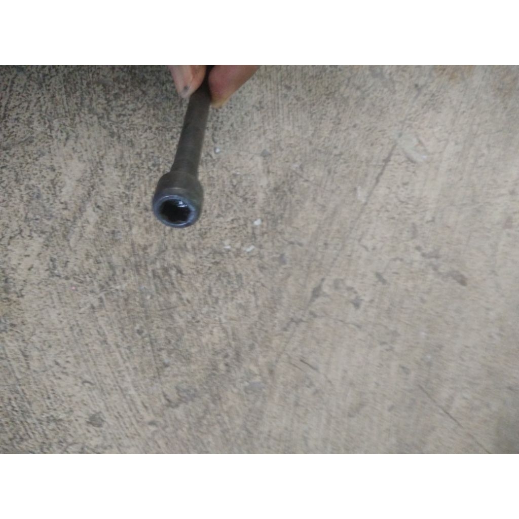 baut silinder head L 300 bensin