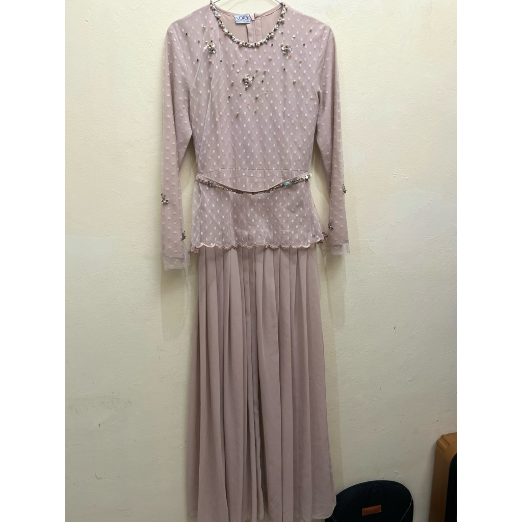 Preloved Ivory Studio Ready to Wear Dress