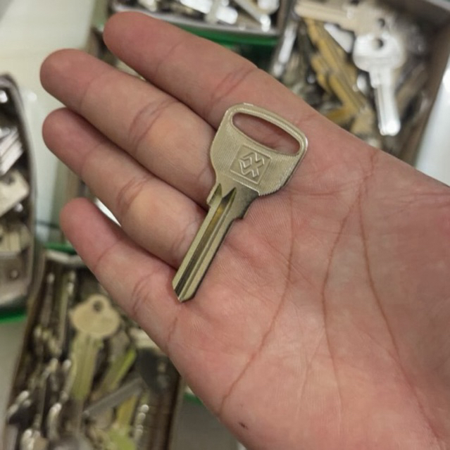 Bahan Kunci Yale Tanggung , Yale LA . Bahan Kunci Pintu Yale LA . Bahan Kunci Pintu Kaca