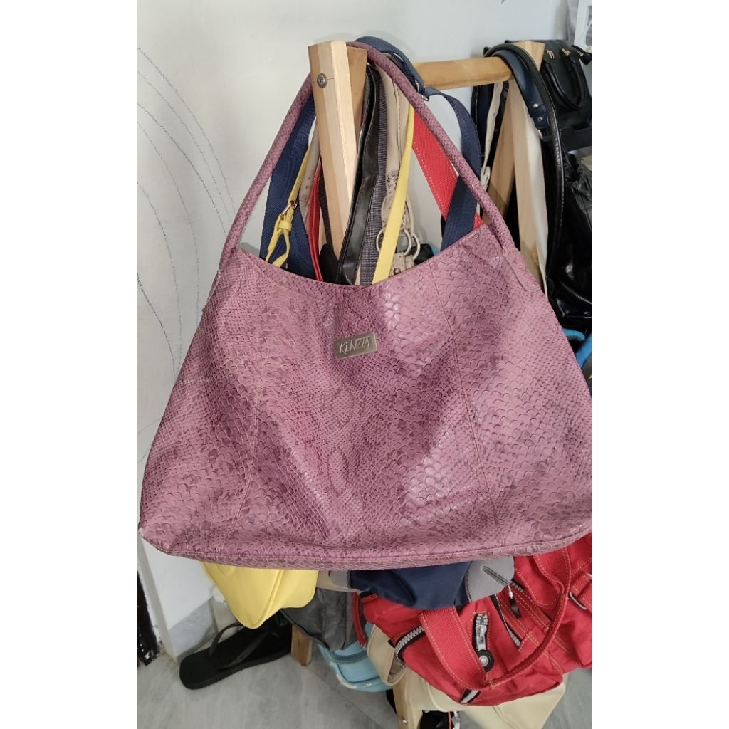 tas tote motif kulit ular murce