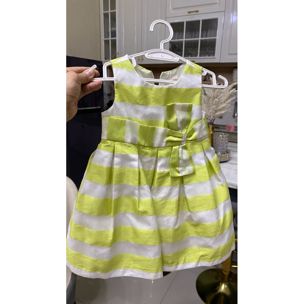 gaun anak bayi perempuan “PRELOVED”