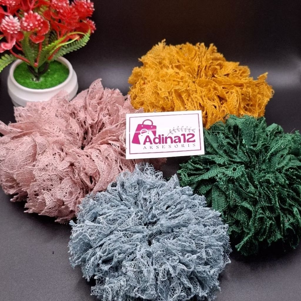 IKAT RAMBUT SCRUNCHIE BAHAN BROKAT ANTI PUSING / SCRUNCHIE TILE / IKAT CEPOL HIJAB BAHAN BROKAT