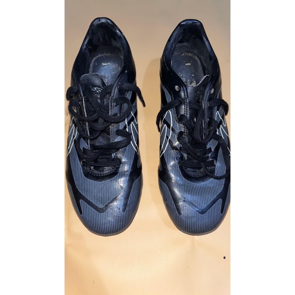 Jual Sepatu Bola Second Specs