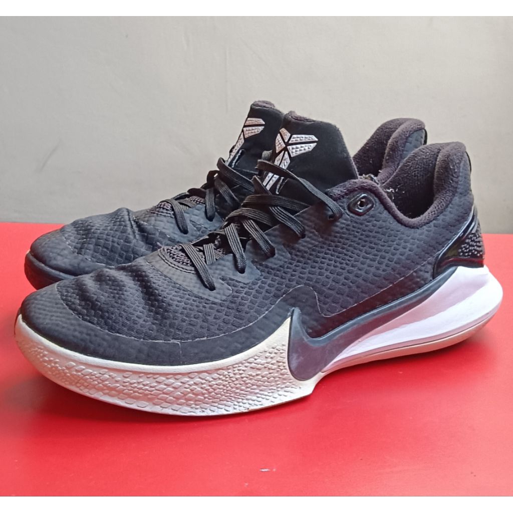 nike kobe mamba focus size 42