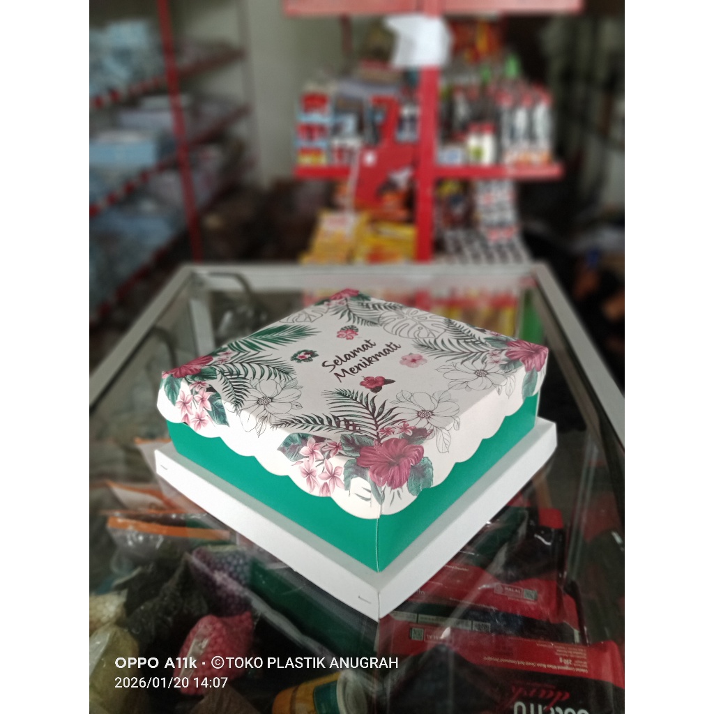 Dus ivory motif hijau SELAMAT MENIKMATI 20X20X7