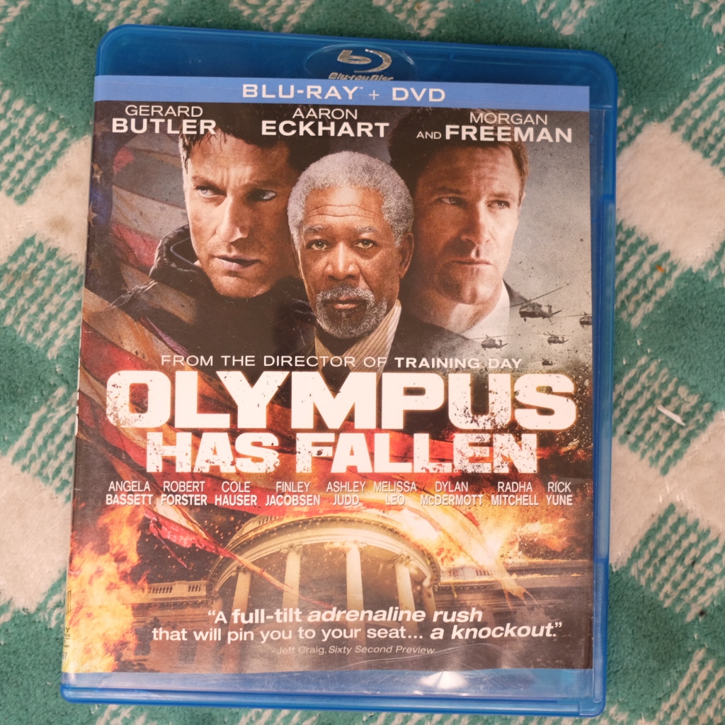 BLURAY FILM  --  OLYMPUS HAS FALLEN