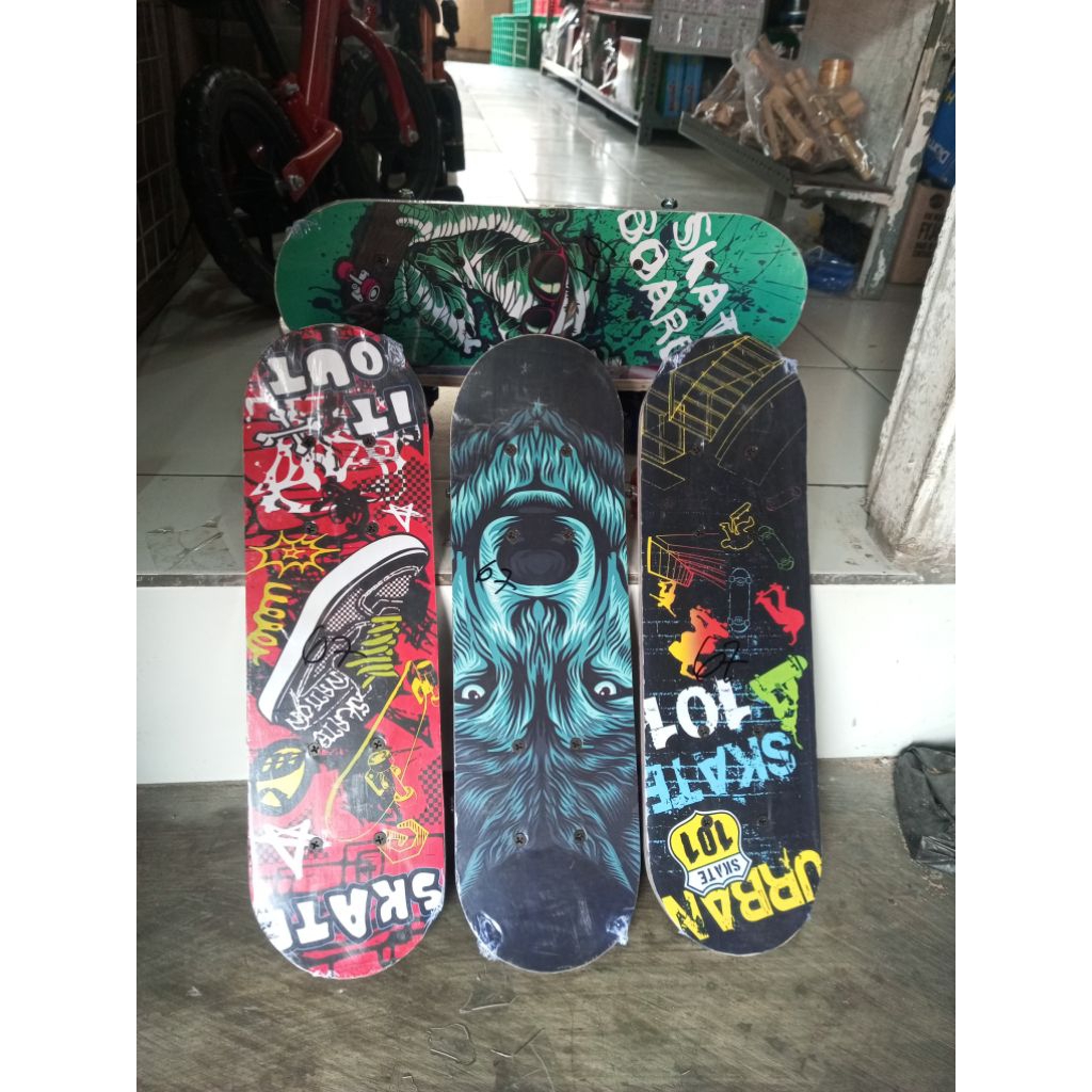 Mainan Anak Skateboard Kecil