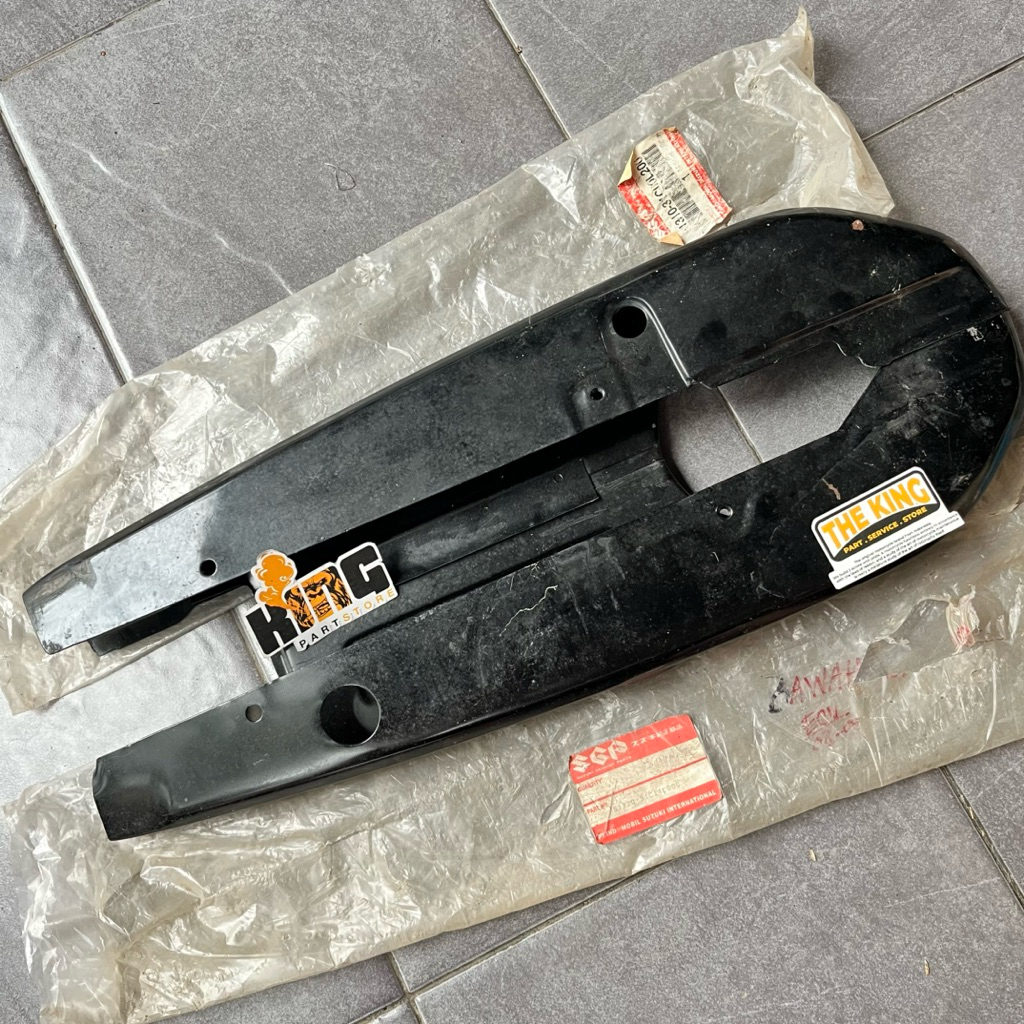 COVER TUTUP RANTAI STENGKAS KTENGKAS RANTE SUZUKI RC100 BRAVO ORIGINAL SGP ARM KOTAK - KATENGKAS RC 