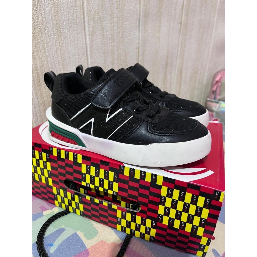 Sepatu Anak TRACCE like NEW
