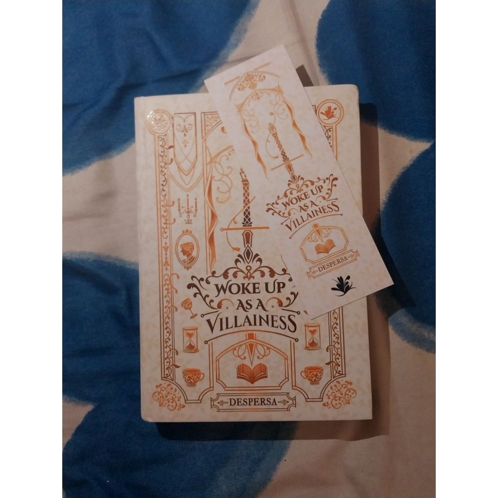 Preloved novel "WOKE UP AS A VILLAINESS" by Despersa