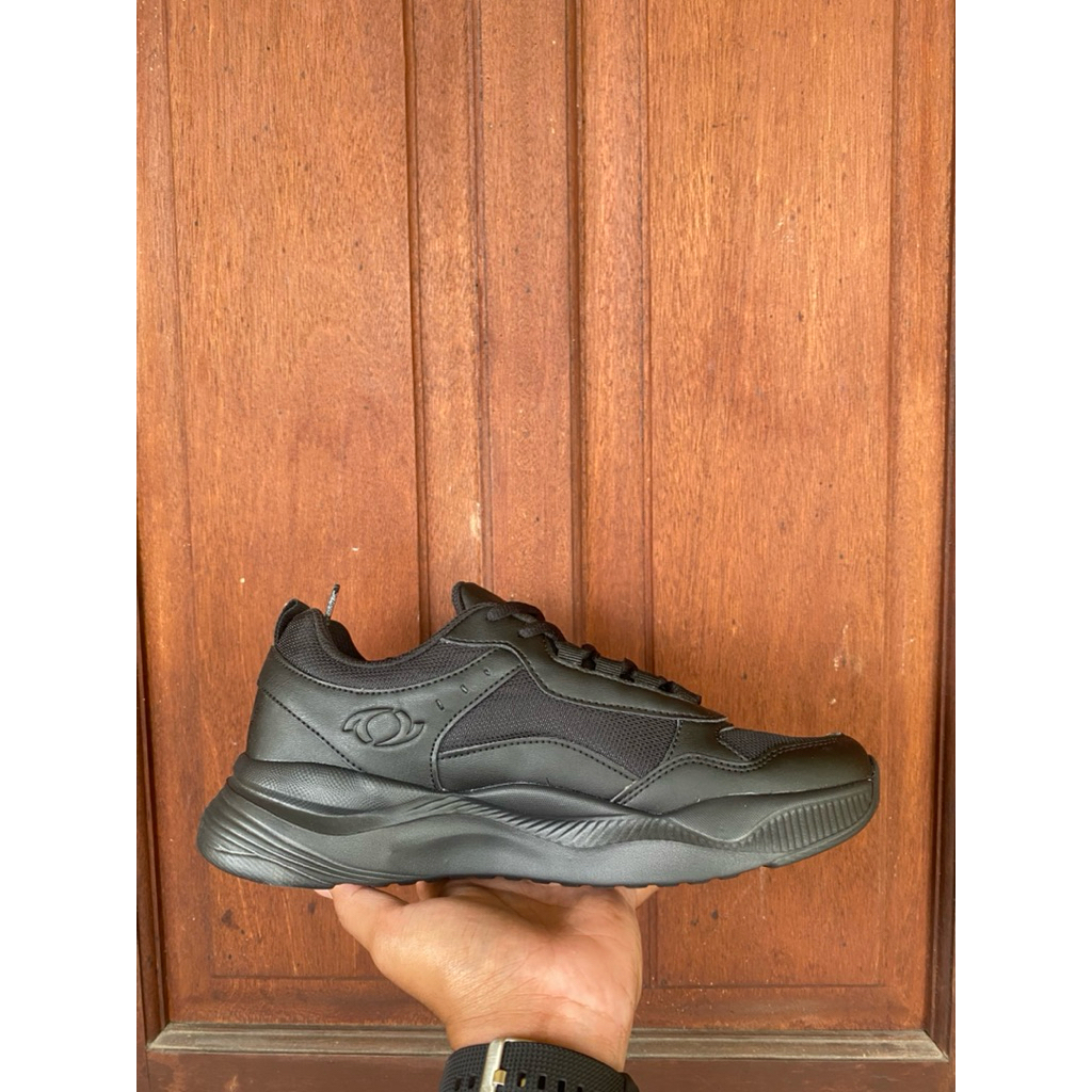 Sepatu astec jeva walking (black)