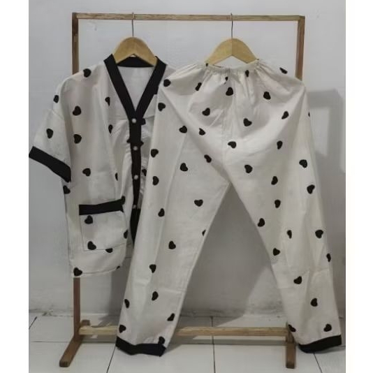 Preveloved By Amelia~ Piyama Tidur Wanita Pakaian Tidur Wanita Motif black love Colour white off Lem