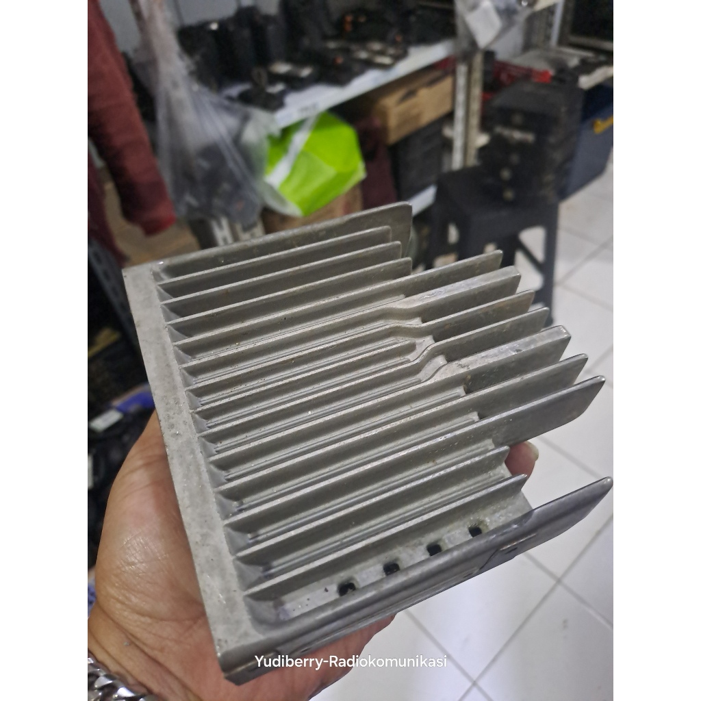 BESI BABET RIG ICOM IC2300 PLUS TUTUPNYA   BESI PENDINGIN RIG ICOM IC-2300H  KONDISI BEKAS CASING IC