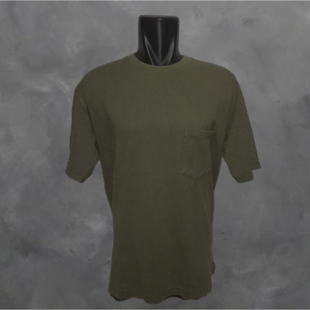 KAOS UNIQLO ARMY POKET [XL]