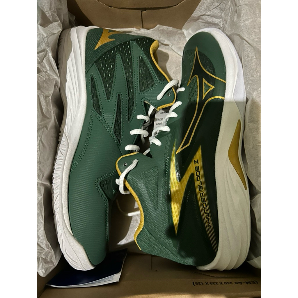 mizuno thunder blade mid