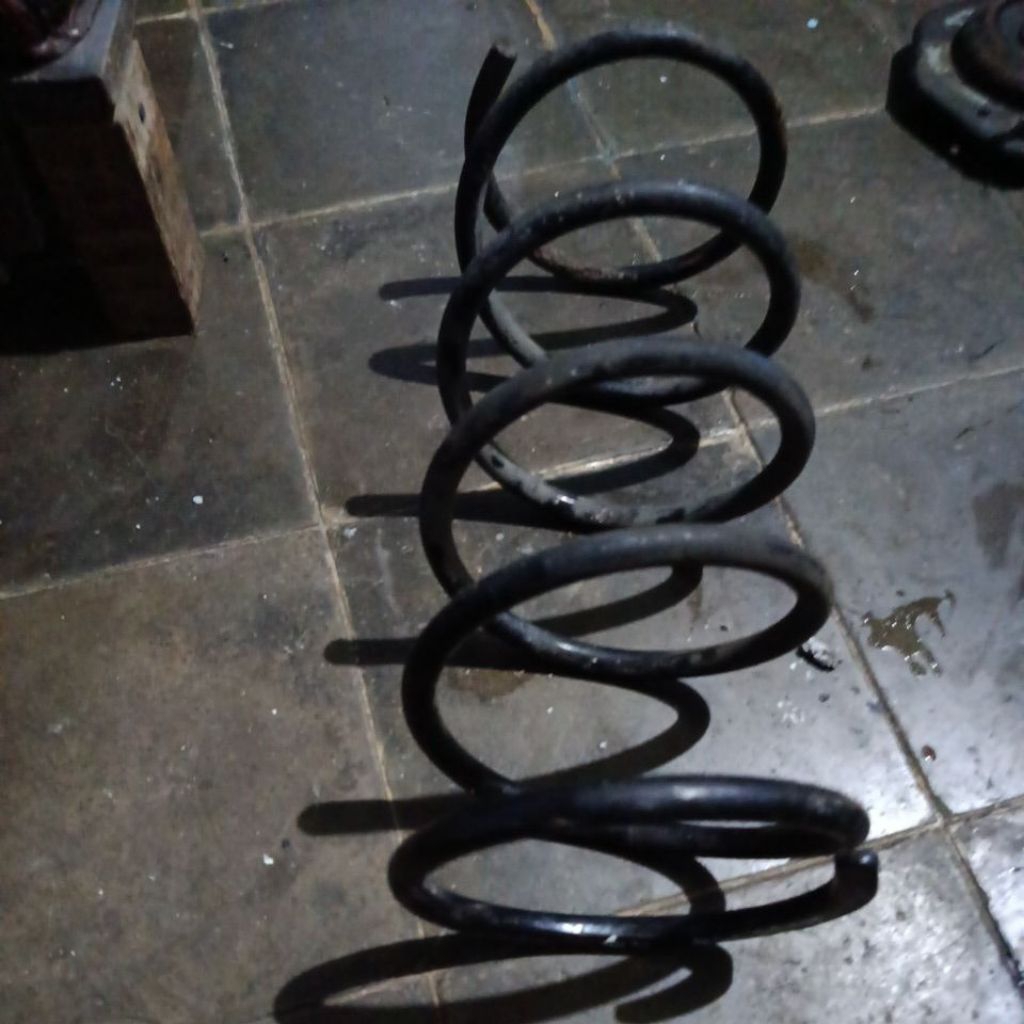 per depan Corolla gl se