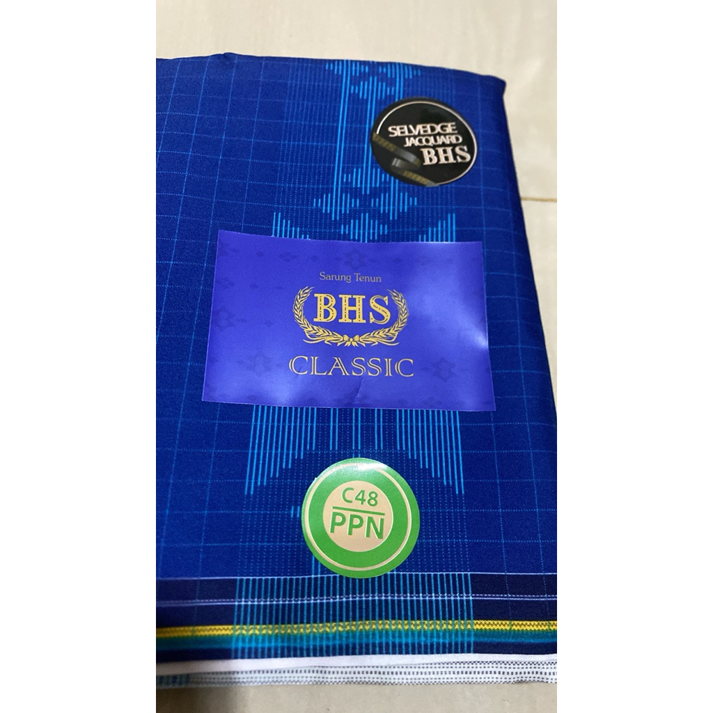 Sarung Bhs klasik biru dan putih