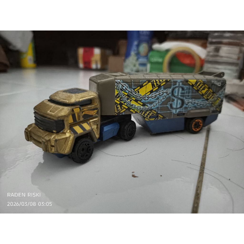 hotwheels truck trailer rare bank roller