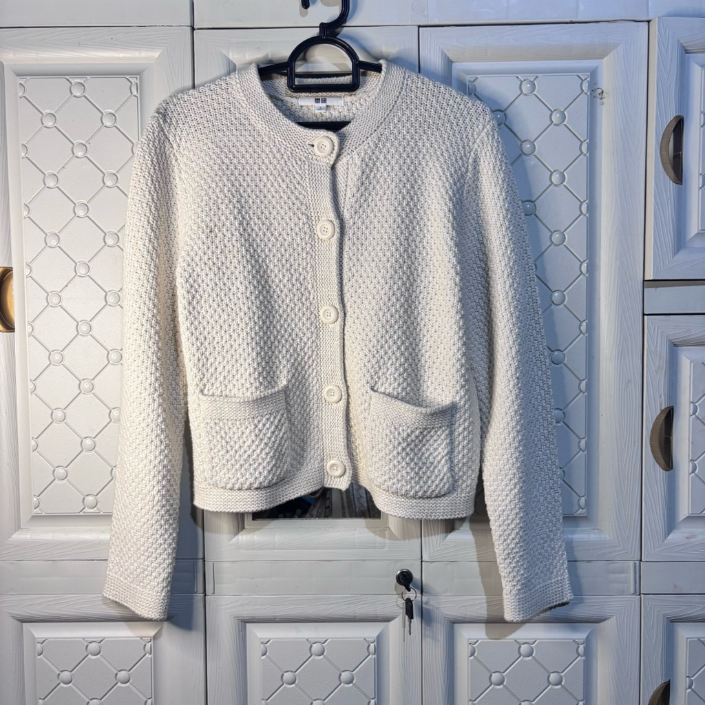 [ Preloved ] UNIQLO - Short Knitted Jacket Tweed Cardigan White Size S