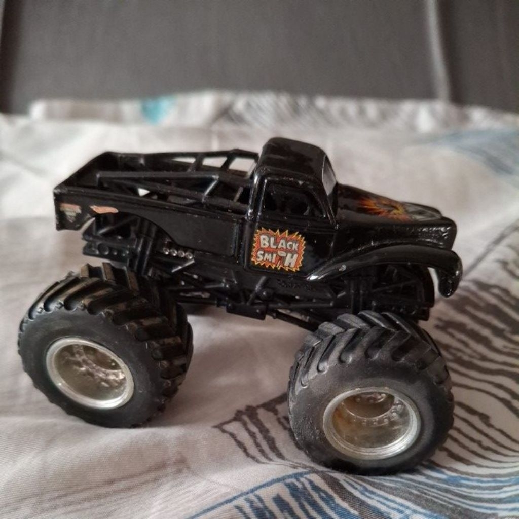 black smith hotwheels monster jam hitam loose