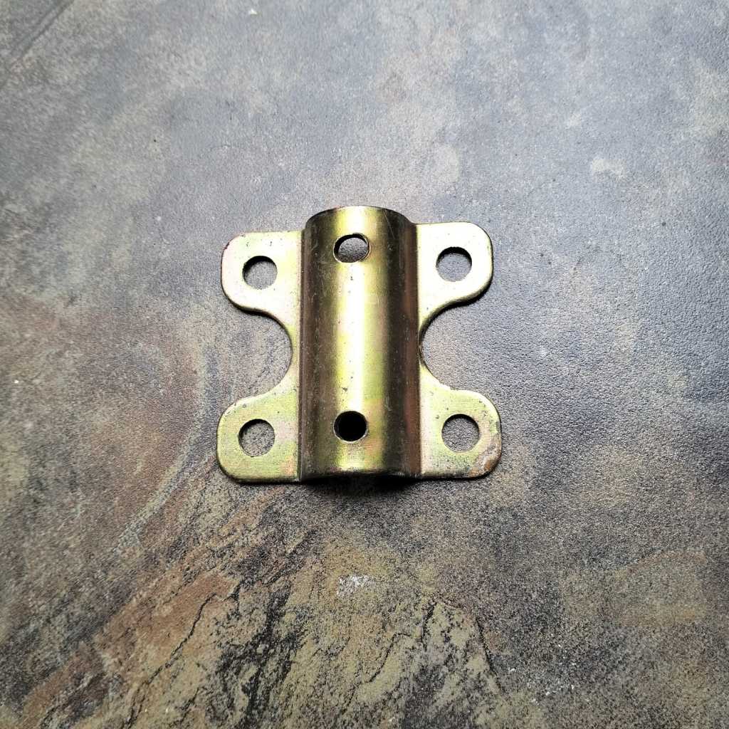Besi Bracket Tangkai Spion Kanan Bawah Truk FUSO Supergreat/FUSO Supergreat
