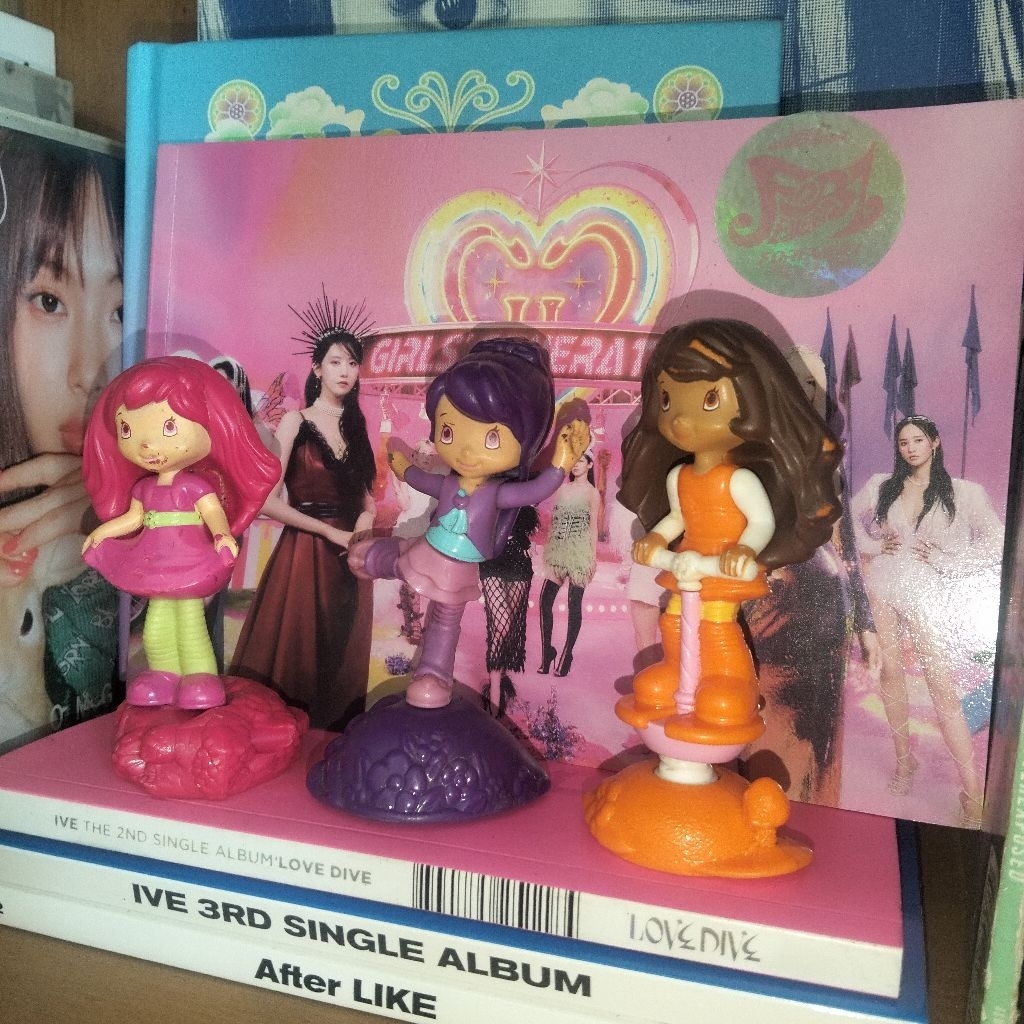 strawberry shortcake figure McD preloved