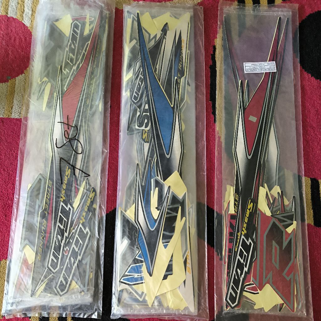 Striping/Lis Body Suzuki Smash Titan 2011 – Stiker Body Smash Titan 1 Set Lengkap