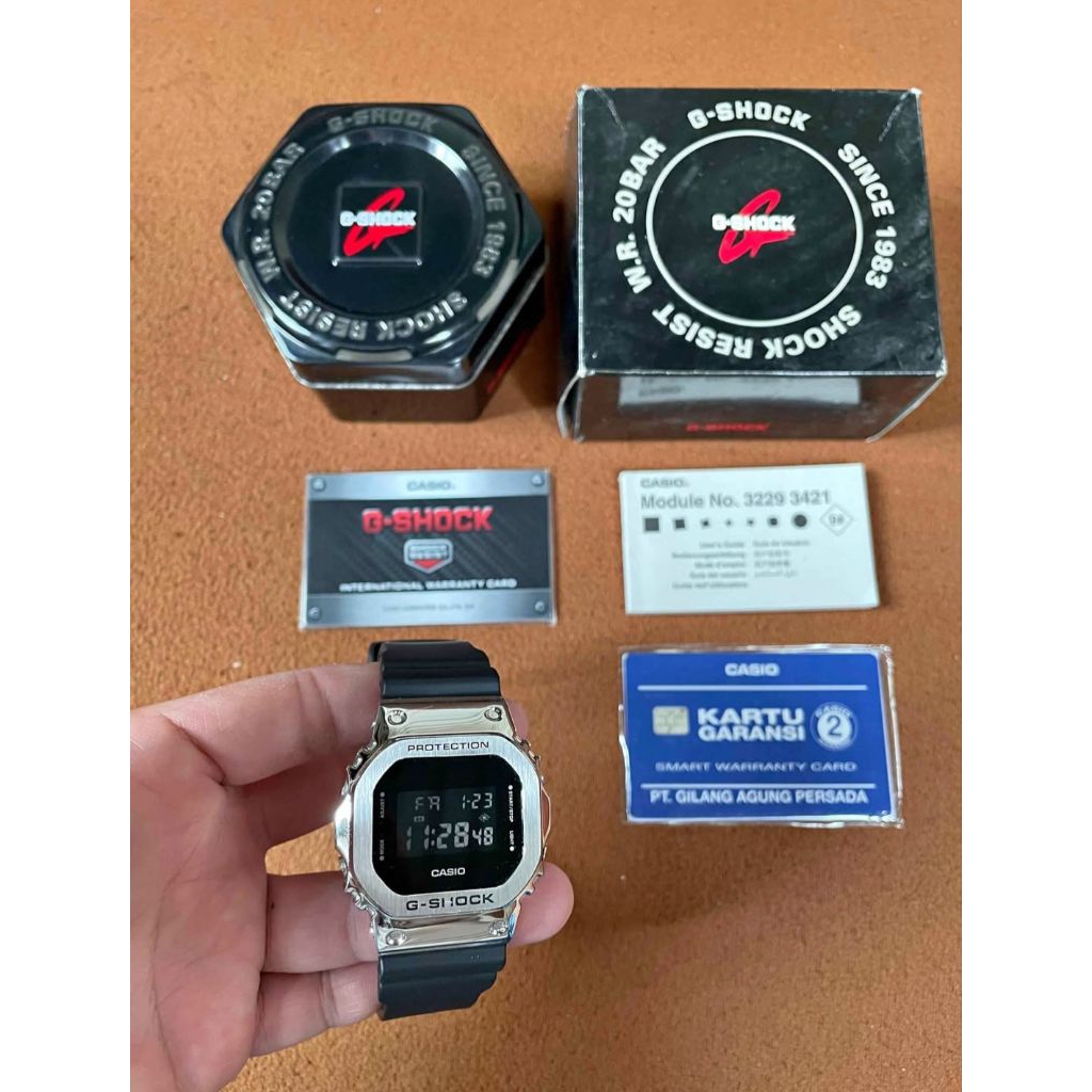 jam gshock gm5600 like new