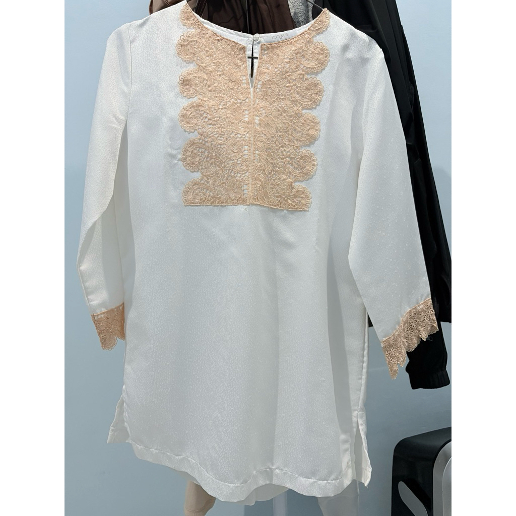 baju tunik renda gold putih