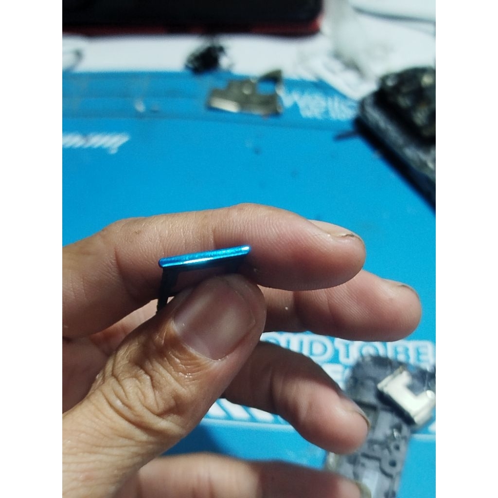 slot SIM Infinix note 8 X692 original copotan warna biru