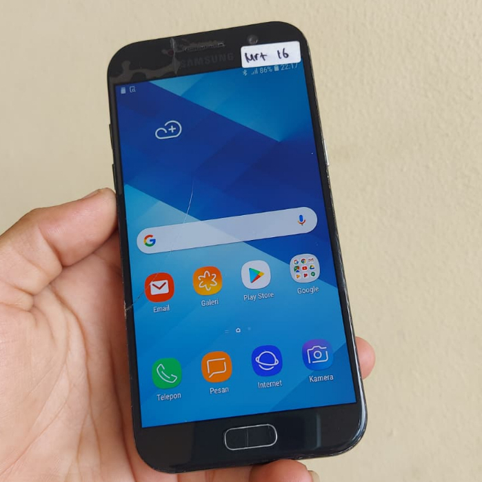 Samsung Galaxy A5 2017 Dual SIM 4G LTE NFC FingerPrint RAM 3GB ROM 32GB Ex Garansi Resmi SEIN