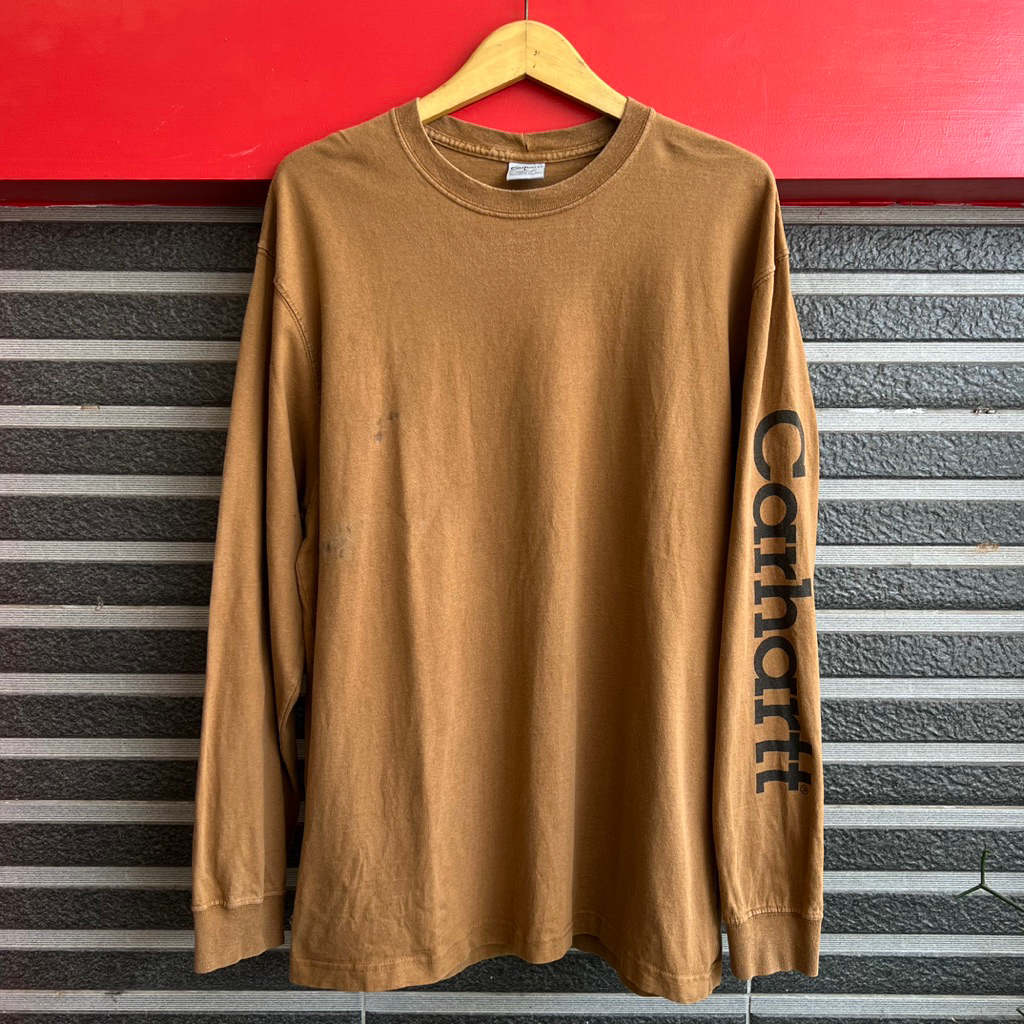 longsleeve carhartt spellout