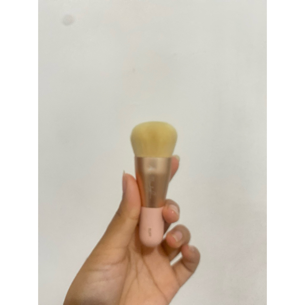 BRUSH AERIS X MAUDY AYUNDA