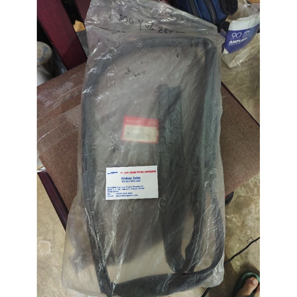 72775 SO4 karet kaca run channel civic ferio belakang kiri original NOS
