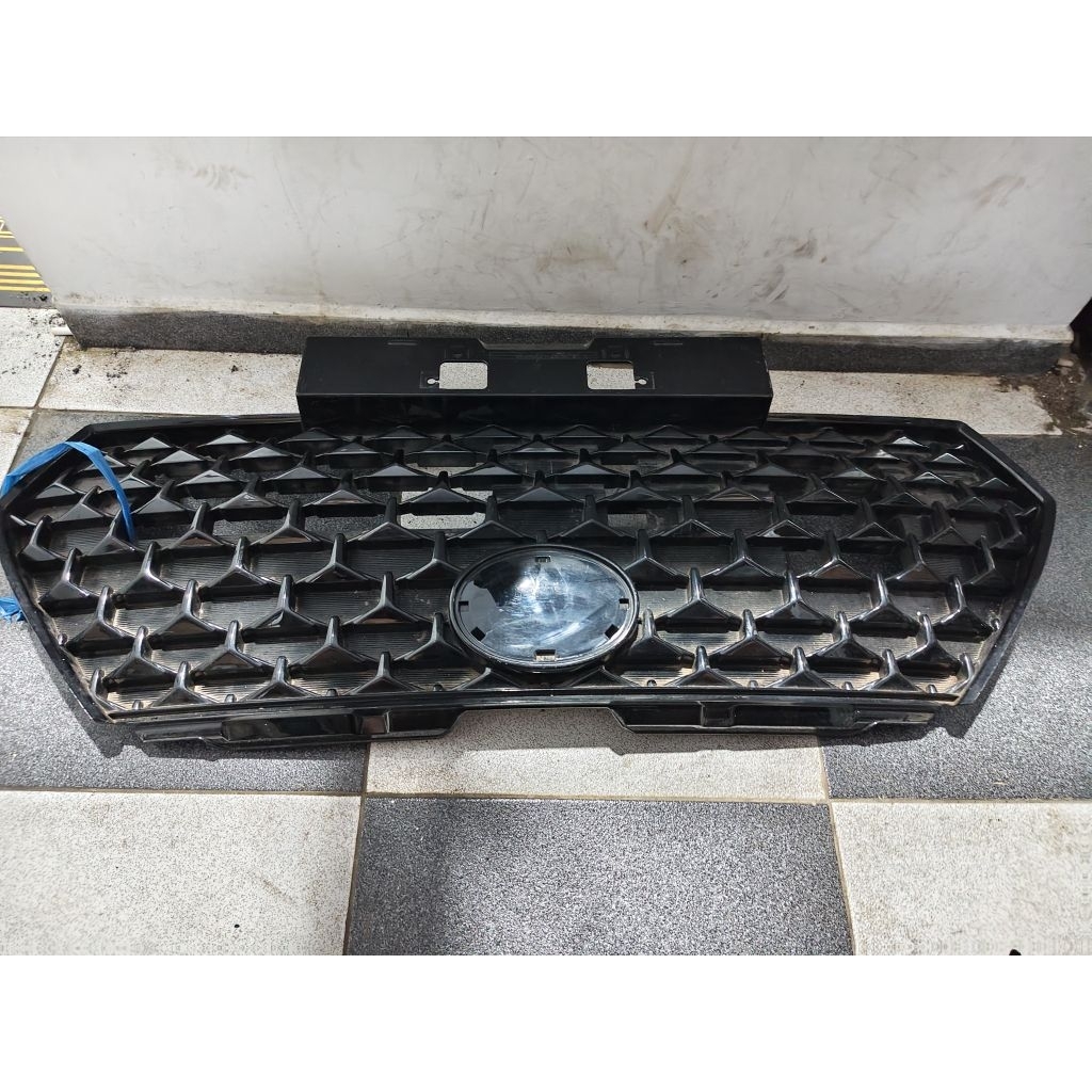 grill gril bemper depan avanza veloz original copotan