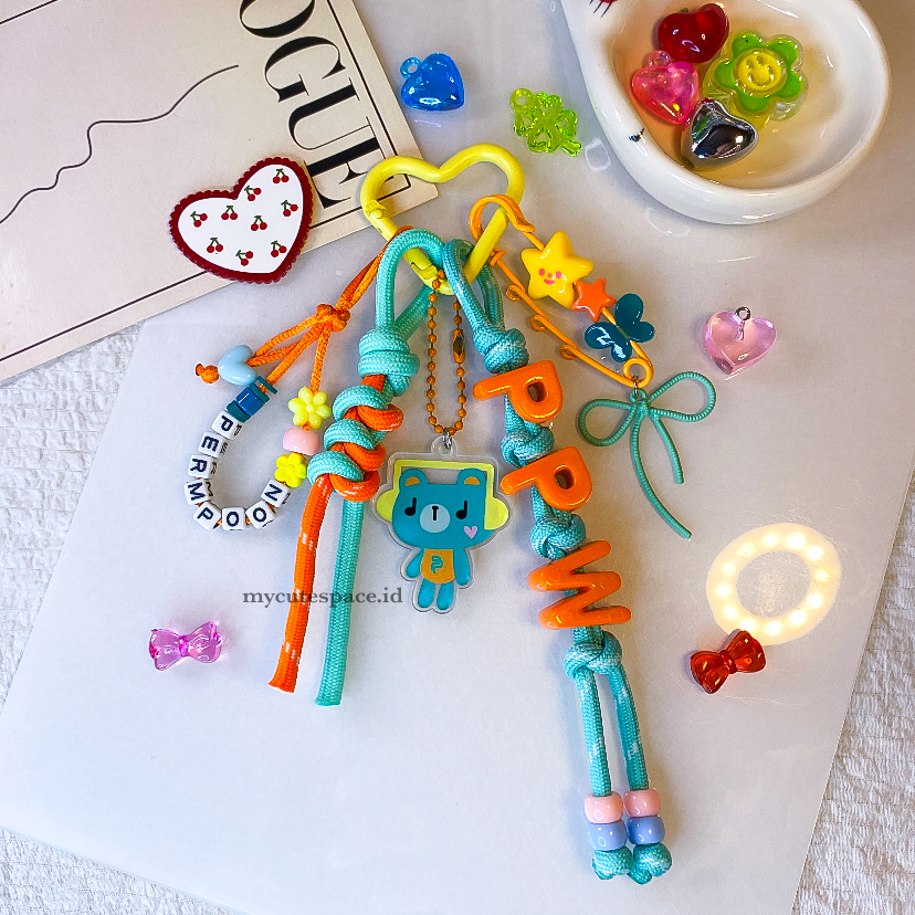 GMMTV MASCOT BAGCHARM/ GMMTV KEYCHAIN MASCOT /KEYCHAIN GMMTV