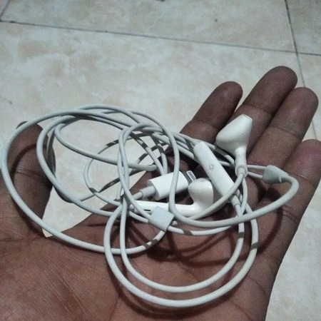 Headset Lightning iPhone 11 Pro Bekas Ori Suara Jernih