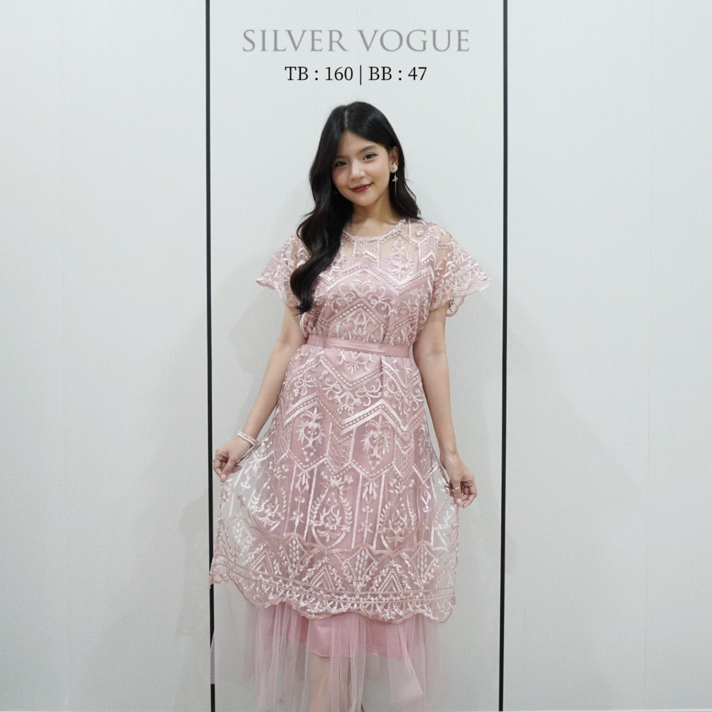 SV 6949 - Seraphine Lace Dress | Silvervogue | Gaun Brukat Tile Lace Midi Pakaian Wanita