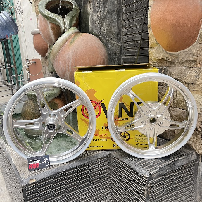 Velg VND Bintang Laut Aerox Ring 14 + Dudukan Cakram Belakang ukuran 185/215x14 CROM