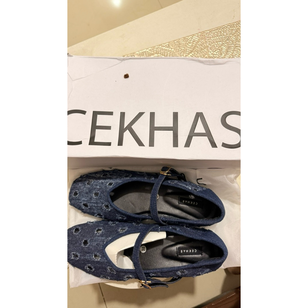 preloved Flatshoes Cekhas Size 38